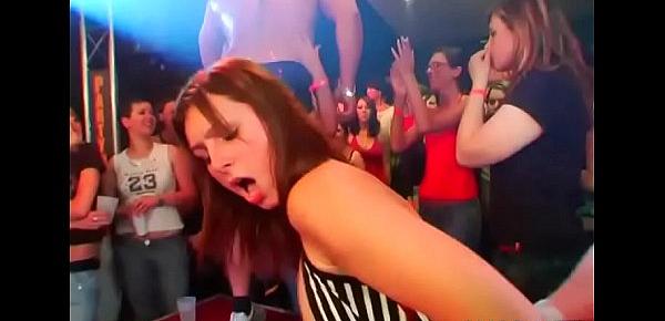 Drunk cheeks sucking weenie in club